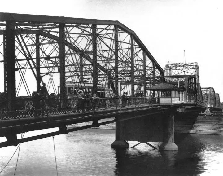 Morrison Street Bridge