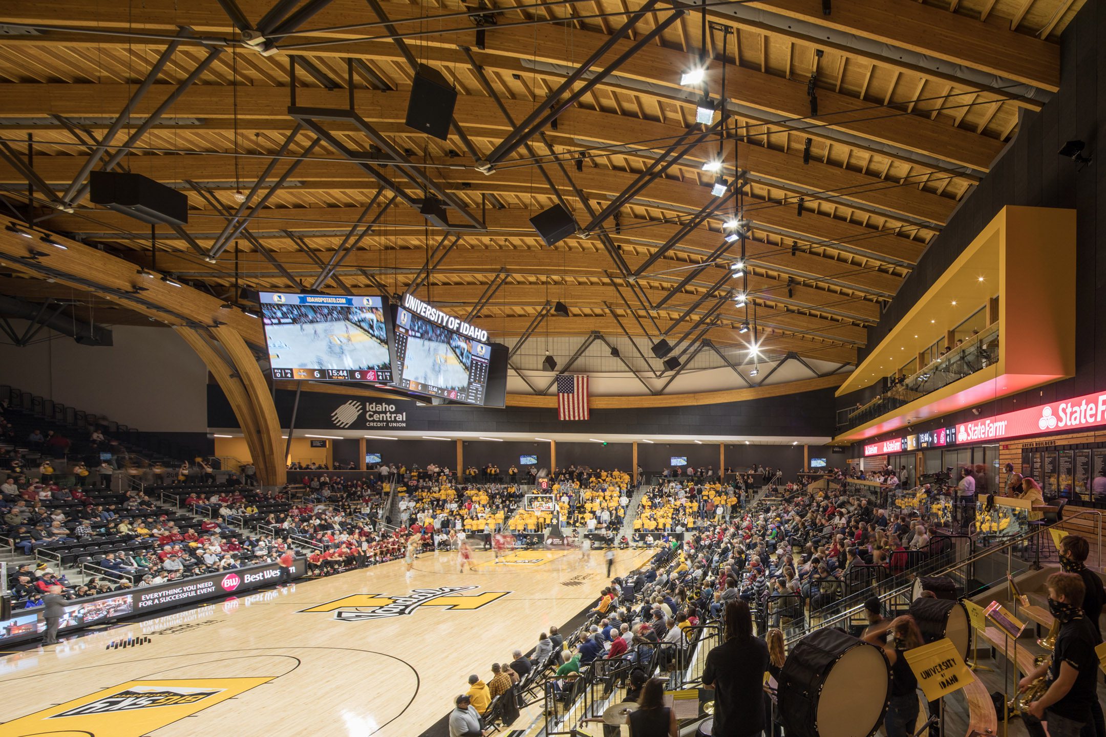 Gallery of University of Idaho Central Credit Union Arena / Opsis