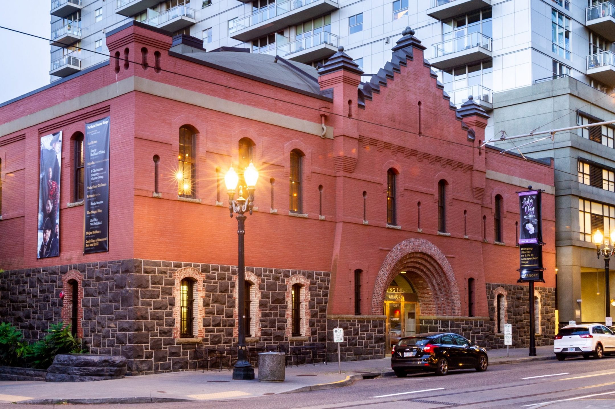 Hoffman Construction — Portland Center Stage/Gerding Theater at the Armory
